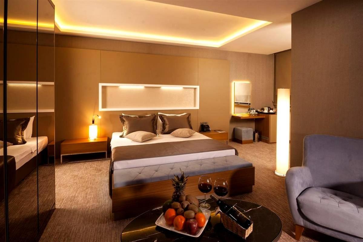 Majura Hotel Business Izmir Eksteriør billede